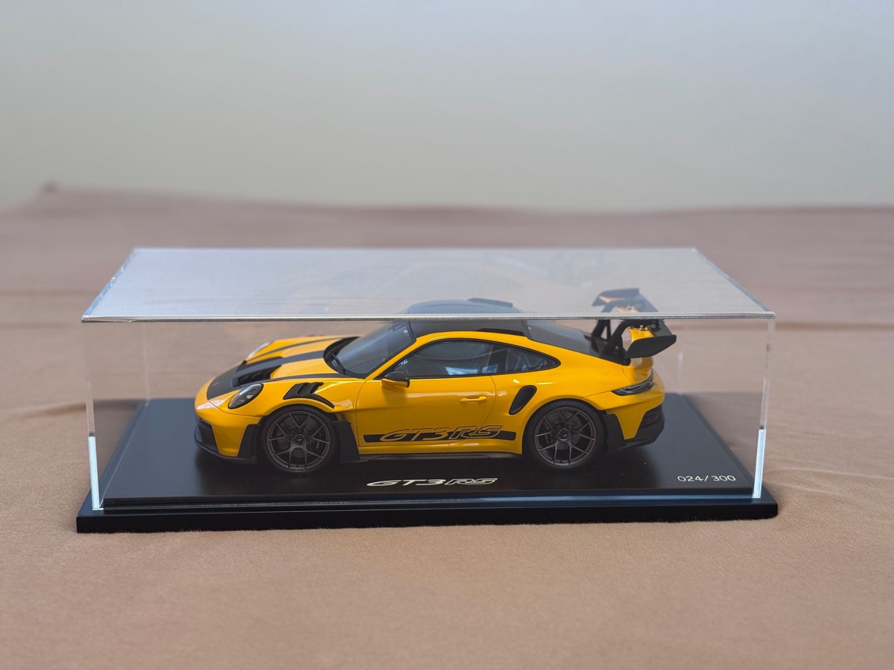Spark Modellini d'auto: Porsche GT3 RS 1:18 Spark – Nuovo e nell'imballaggio originale da Andwil TG venduto da LBJ1981