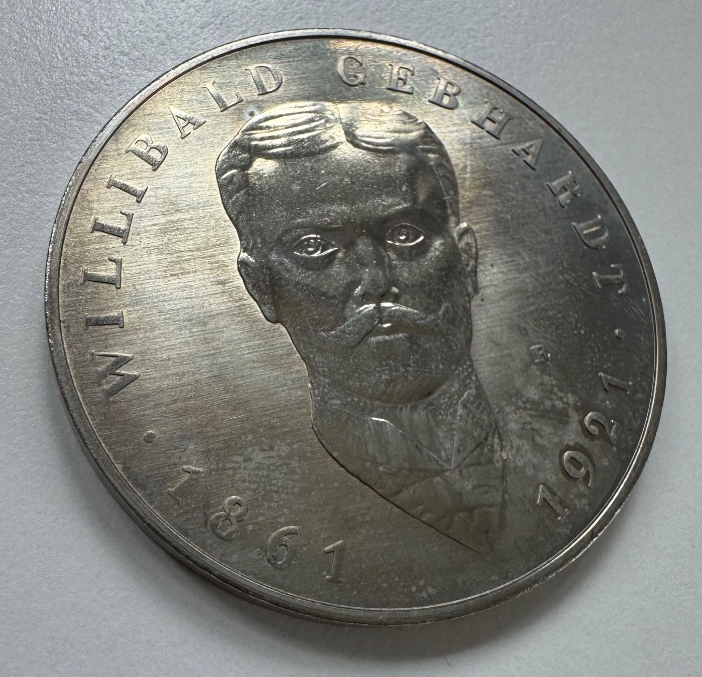 Medaglie: DDR Gedenkmedaille "Willibald Gebhardt" | ab 1.- – Usato da St. Gallen venduto da ti_7knv 1