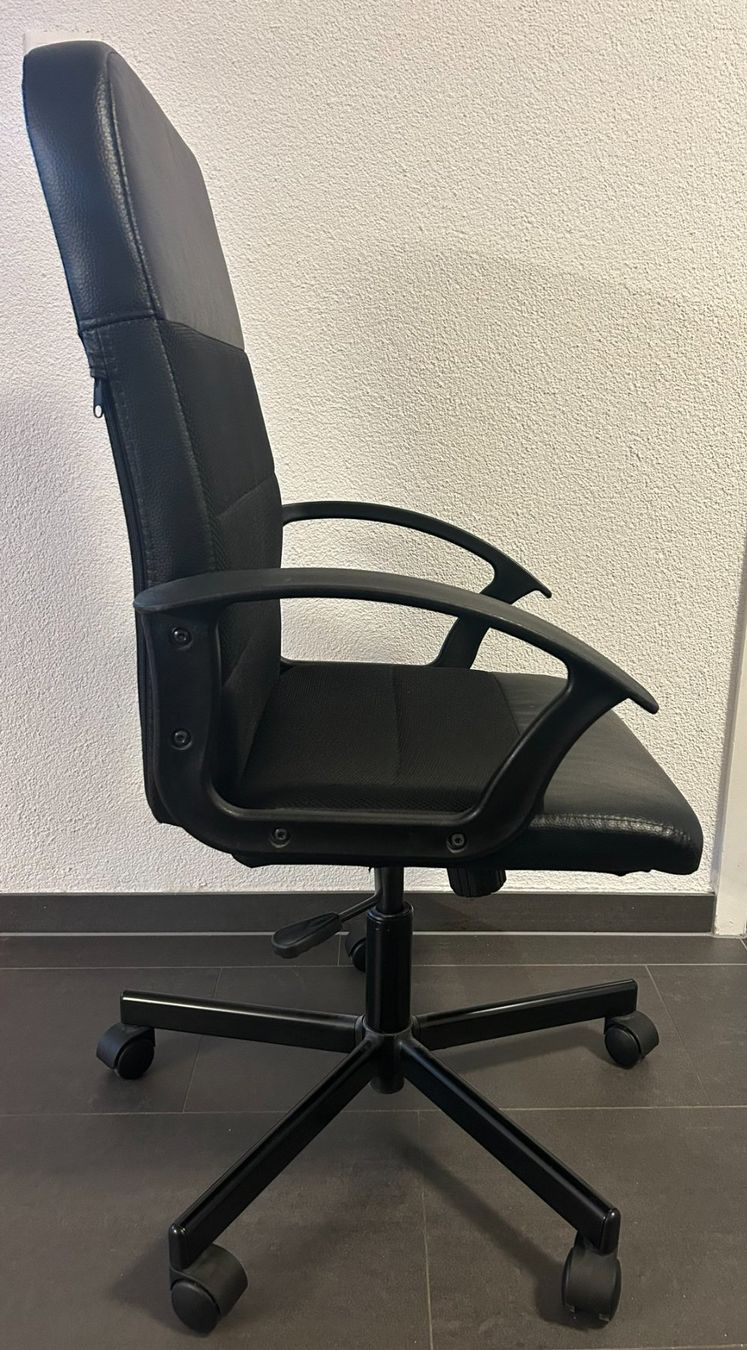 Ikea Sedie: Drehstuhl schwarz RENBERGET IKEA – Usato da Grub AR venduto da DukeStatham 1
