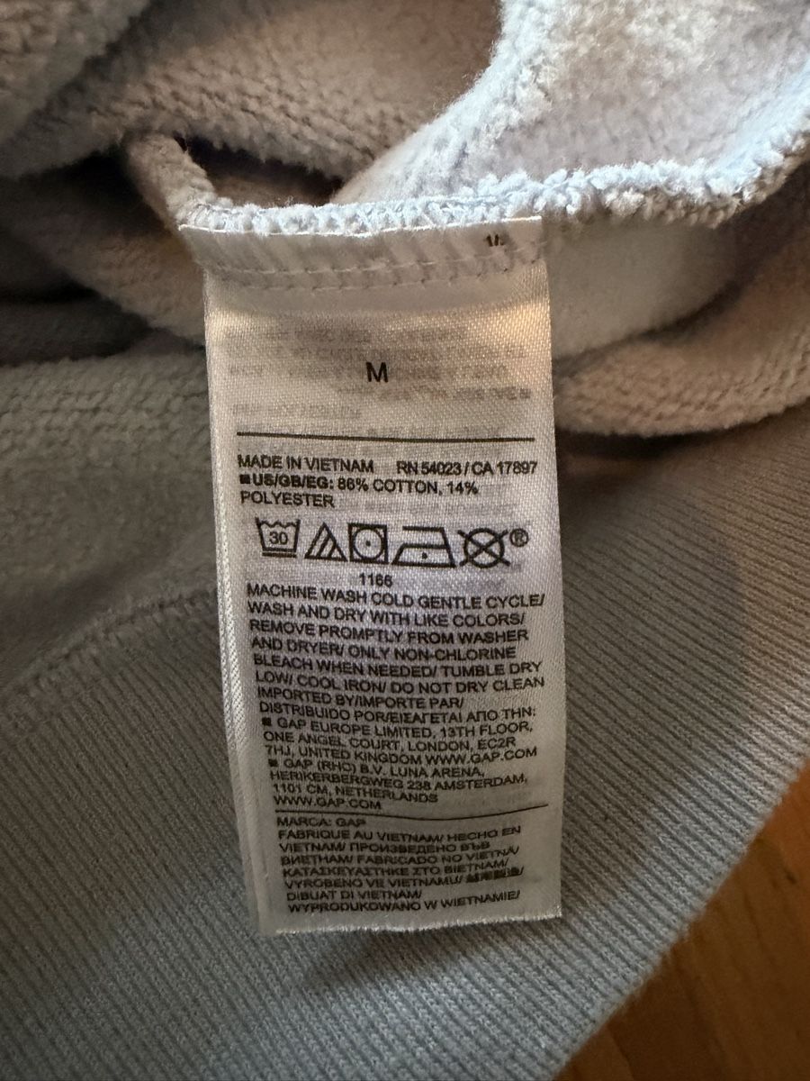 Gap Maglioni & Felpe: GAP Kapuzenpullover mit Reissverschluss hellblau Grösse M – Usato da Zürich venduto da babytarzan 2