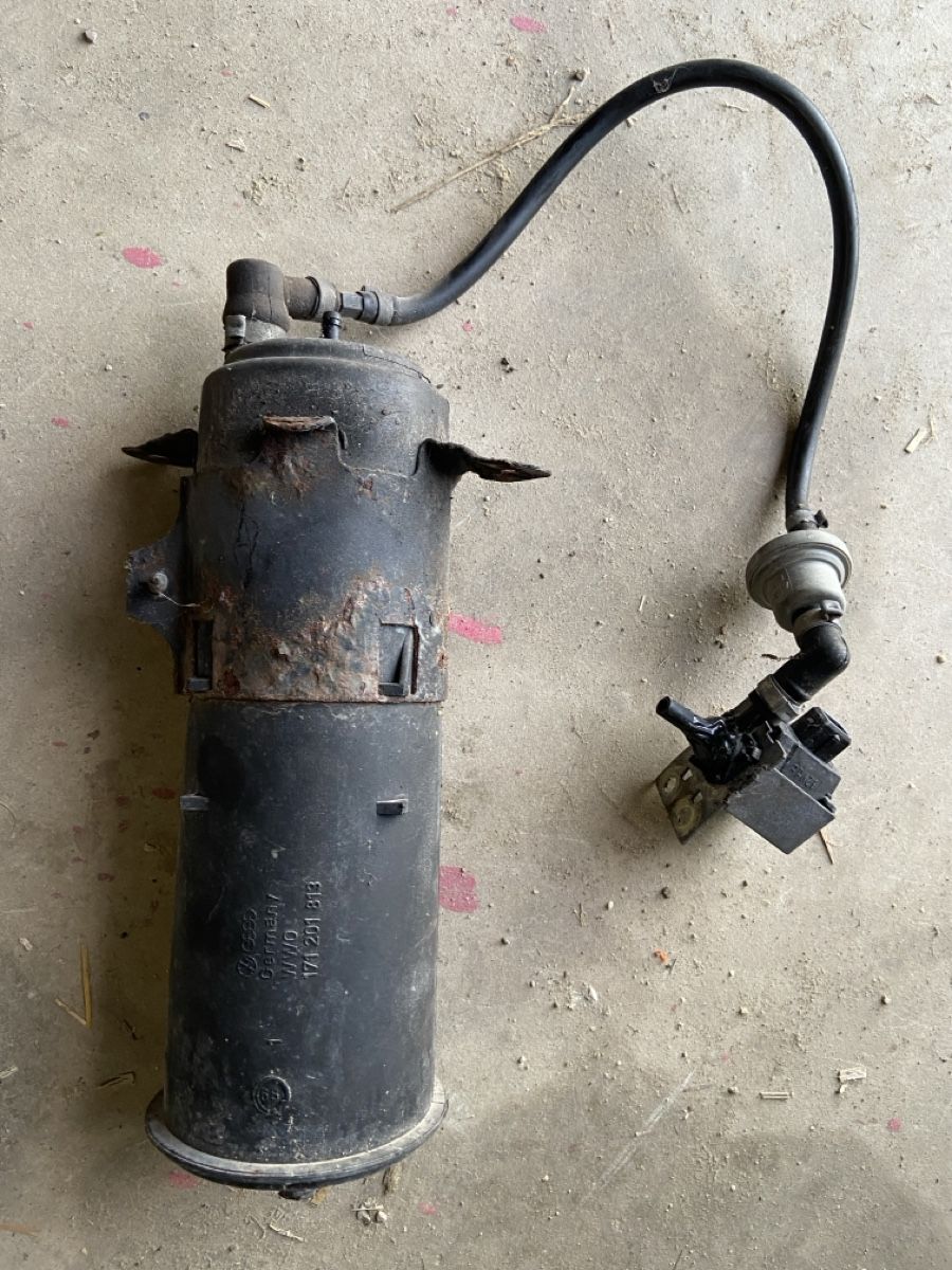 Tutti pezzi di ricambio auto: VW Golf 2 Aktivkohlefilter – Usato da Hettiswil venduto da Lukezero02