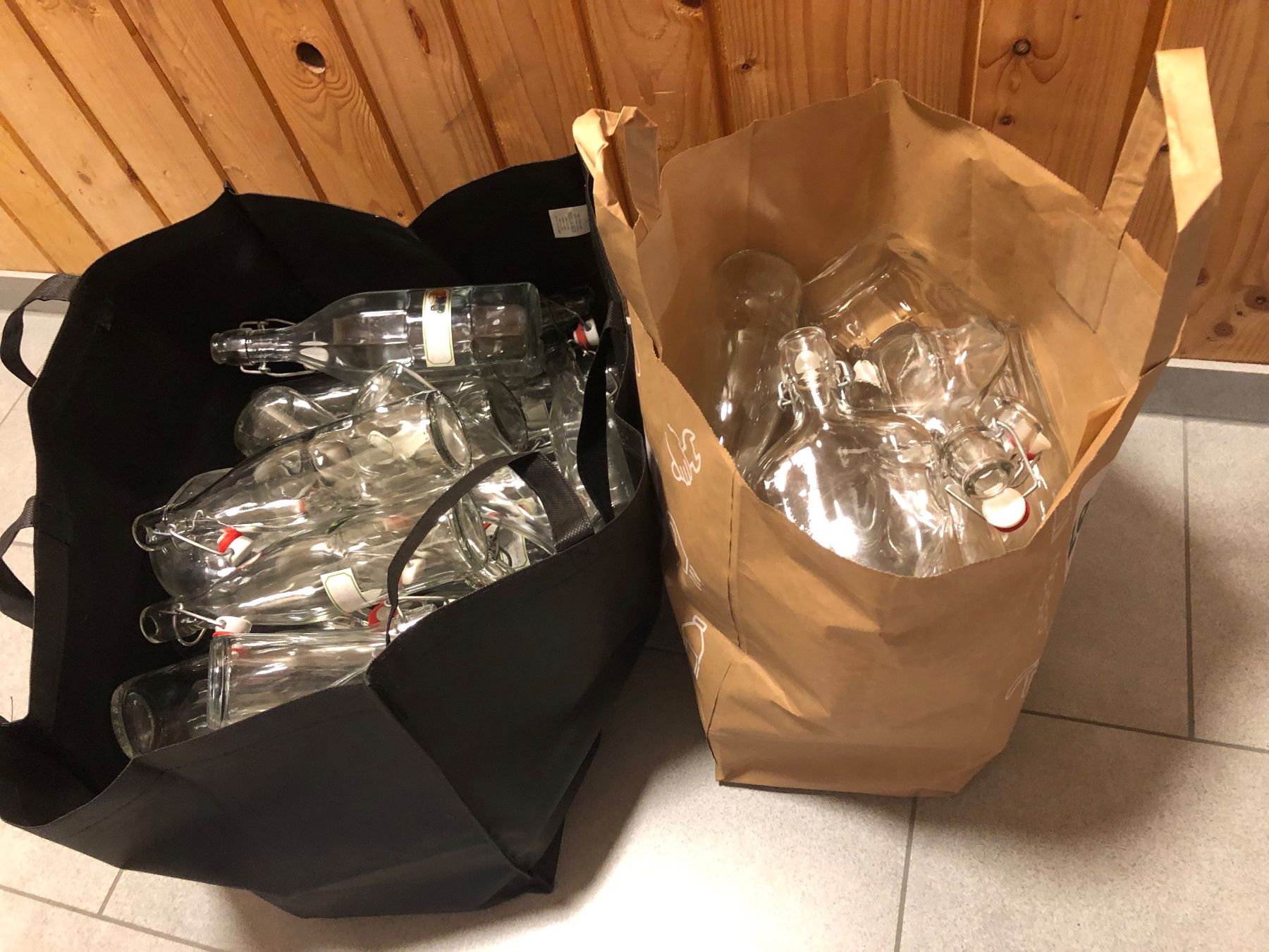 Bicchieri, Caraffe & Bottiglie: Verschiedene Glasbügel Flaschen – Usato da Gonten venduto da Garn-Liesel 2