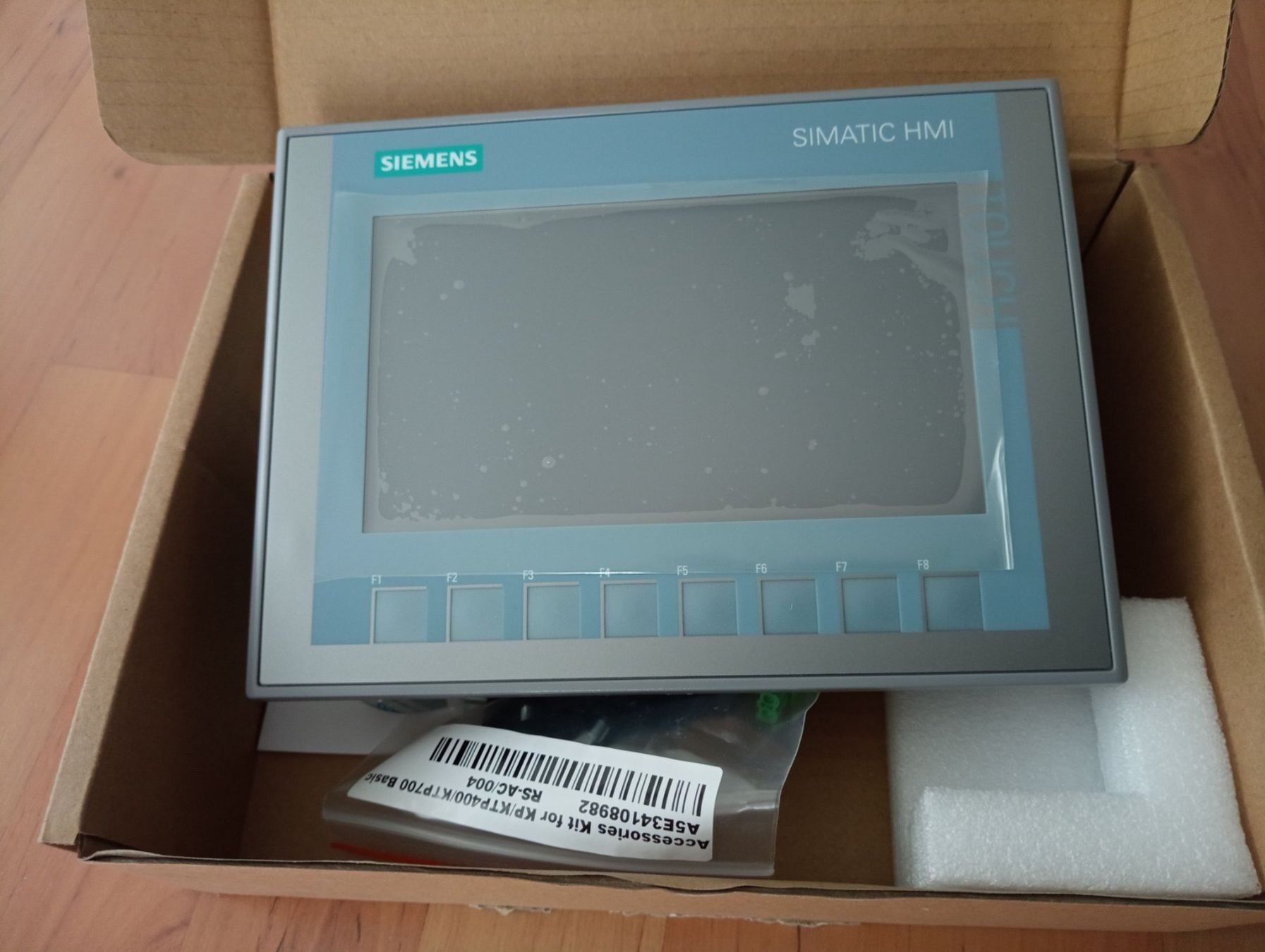 Siemens Elektronikbauteile: Siemens SIMATIC HMI KTP700 Basic / 6AV2123-2GB03-0AX0 – Neu (gemäss Beschreibung) aus Ufhusen von HKSC