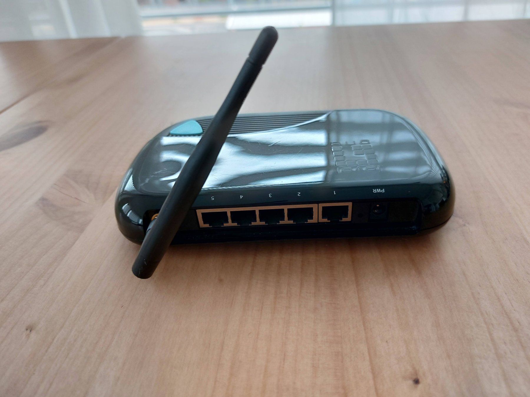 Wlan: LevelOne Wireless Access Point – Gebraucht aus Biel/Bienne von big_hxr7 3