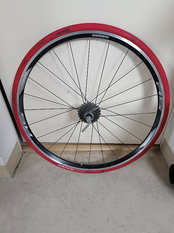 Hometrainer: Hometrainer vélo Bkool Smart Pro 2 – Usato da Monnaz venduto da Zengirl 2