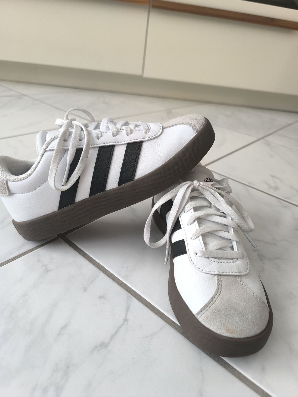 Adidas Herrenschuhe: Adidas Schuhe nr34  – Gebraucht aus Buchs SG von Cor-Pie 2