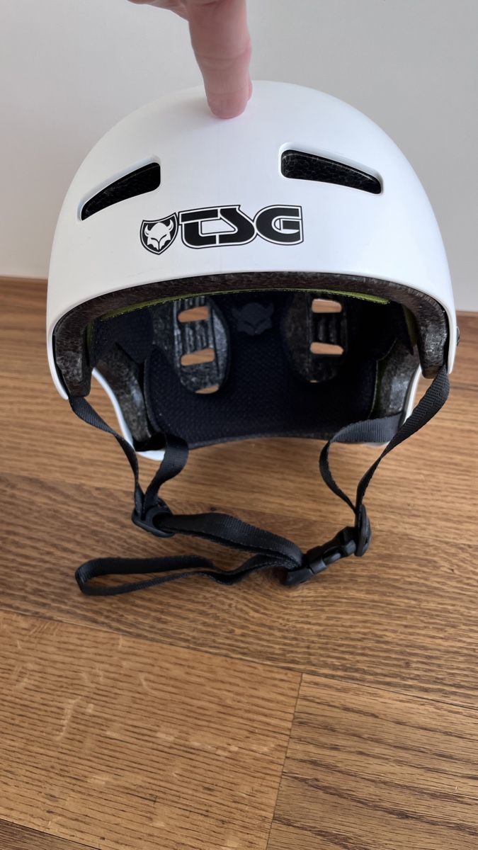 Caschi: TSG Helm Gr S/M – Usato da Winterthur venduto da Strubina 1
