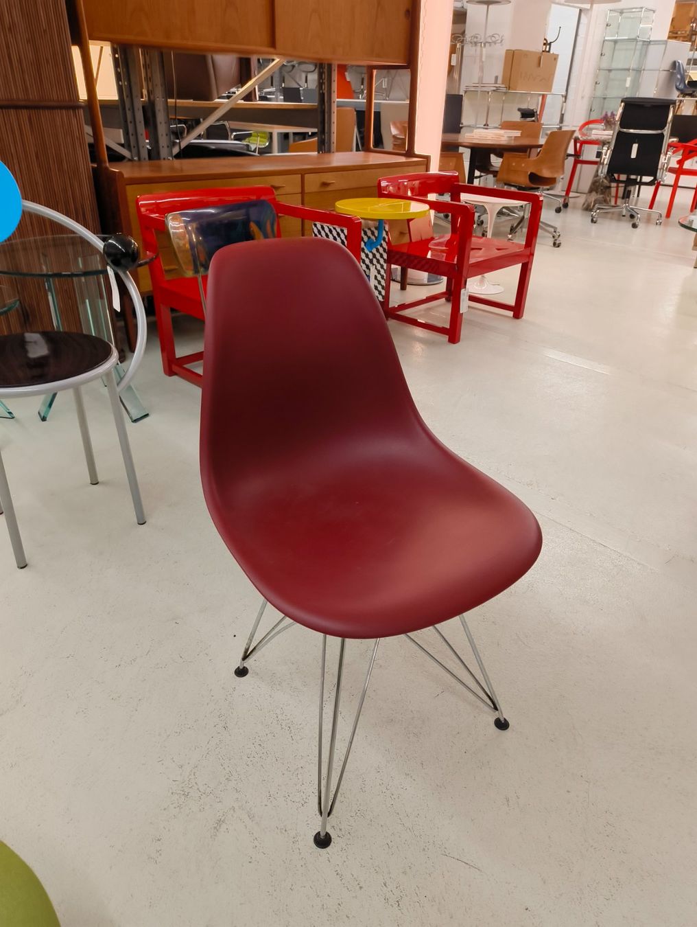 Vitra Sedie: Original Eames Sidechair von Vitra Dunkelrot? DSR - Eifel – Usato da Zürich venduto da vintage_design_sale 1