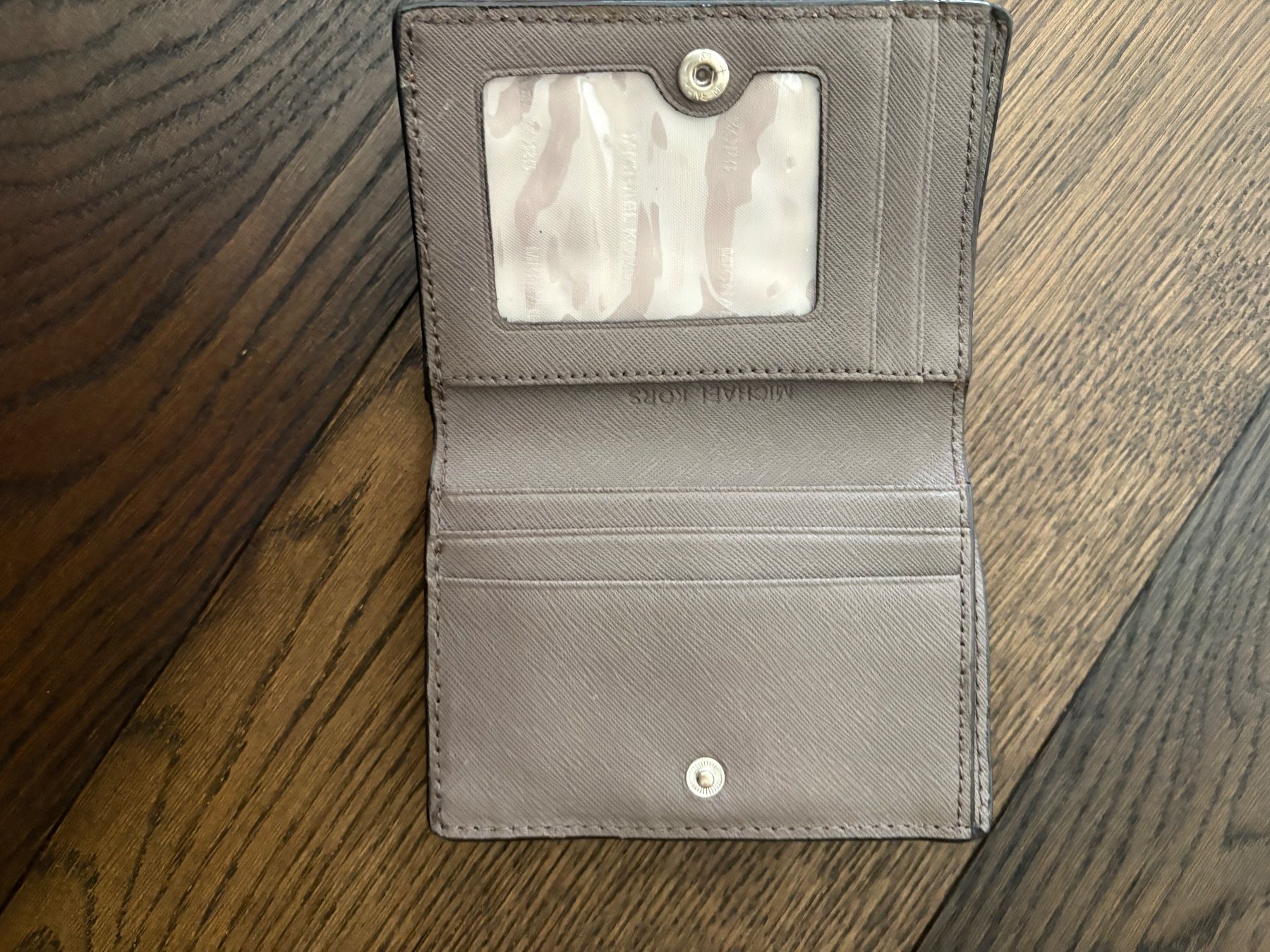 Michael Kors Portamonete: Michael Kors Geldbörse – Usato da Schaan venduto da ManuelaJ. 5