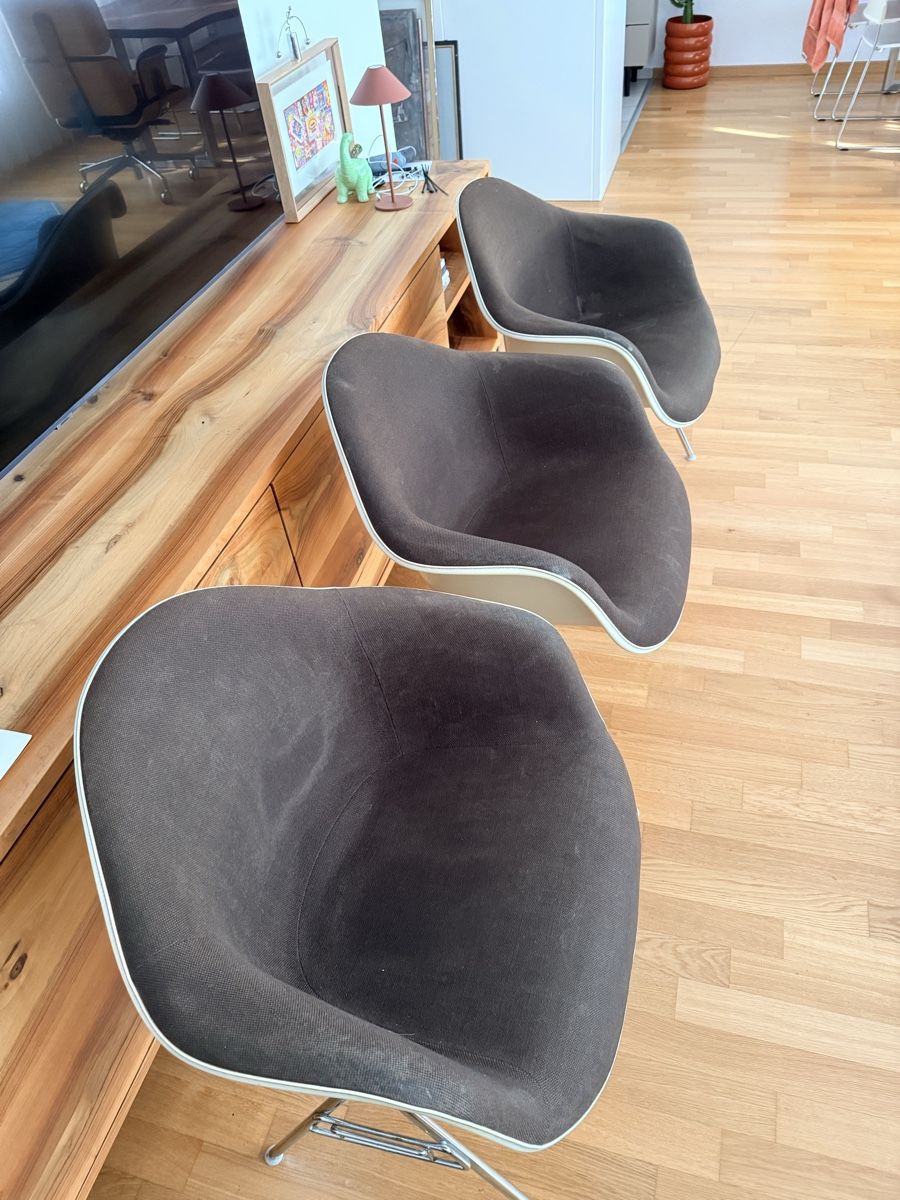 Vitra Poltrone: 3x Originales Vintage Eames Armchair VITRA – Usato da Solothurn venduto da NUVICO 2