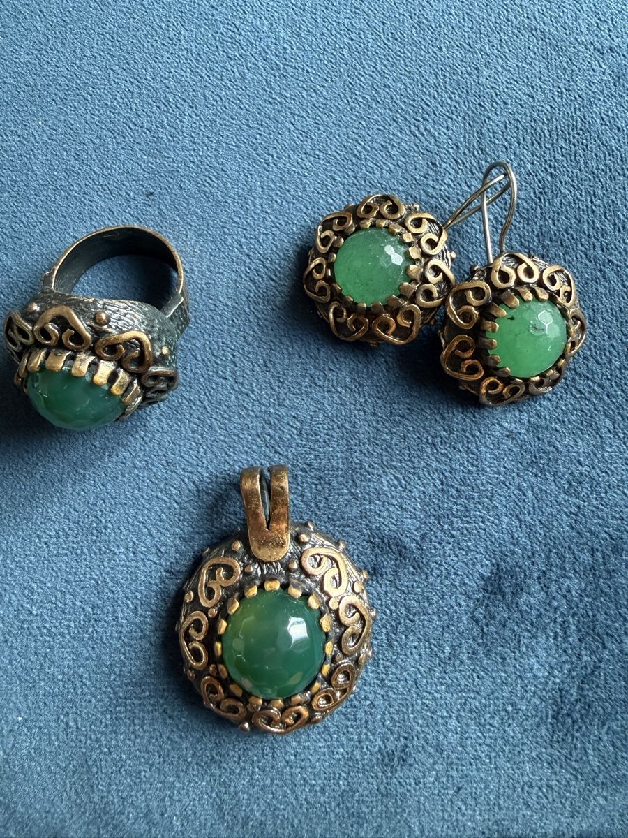 Altri gioielli: Vintage Jade Ring, Pendant & Earrings Set – Nuovo (secondo la descrizione) da Zürich venduto da DEGU