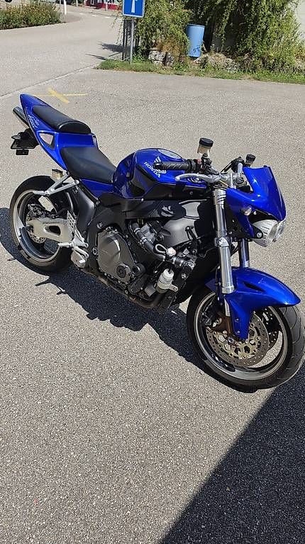 Honda Strada: Honda CBR1000RR Fireblade – Usato da Utzenstorf venduto da Ratatouille762