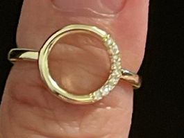 Jolie bague plaquée 52 sertie pierres moissanites neuve