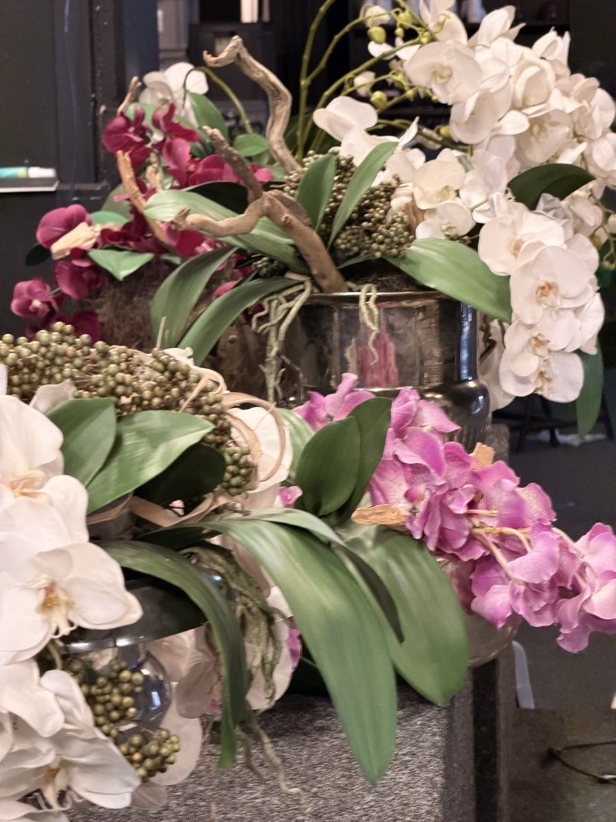 Tutte le decorazioni: Diverse Orchideen und Holz (dekomaterial)  – Usato da Küsnacht ZH venduto da Icon21 4