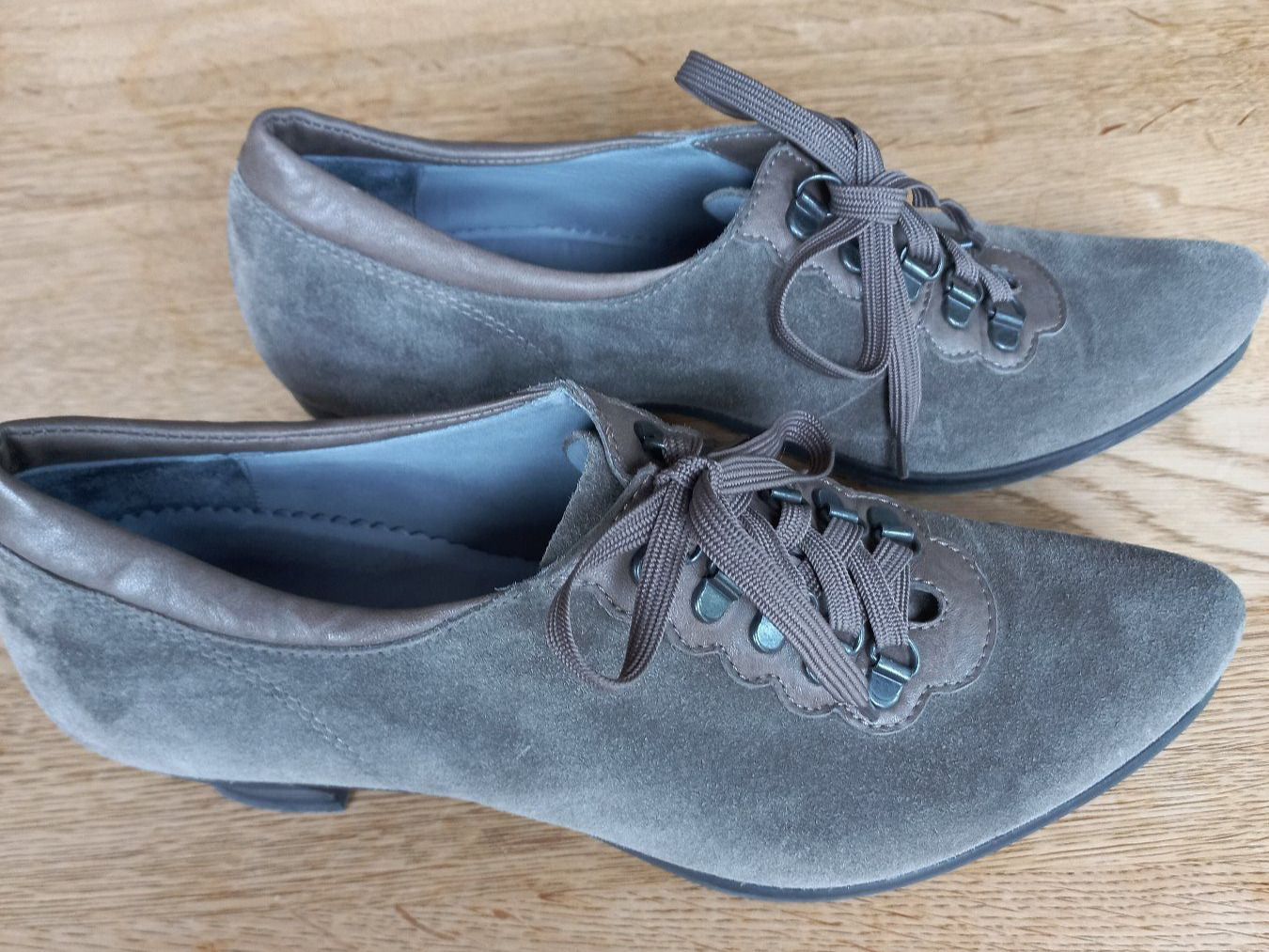 Scarpe da donna: Wunderschöne Vabeene Halbschuhe, Gr. 41 – Nuovo (secondo la descrizione) da Büttikon AG venduto da Annale