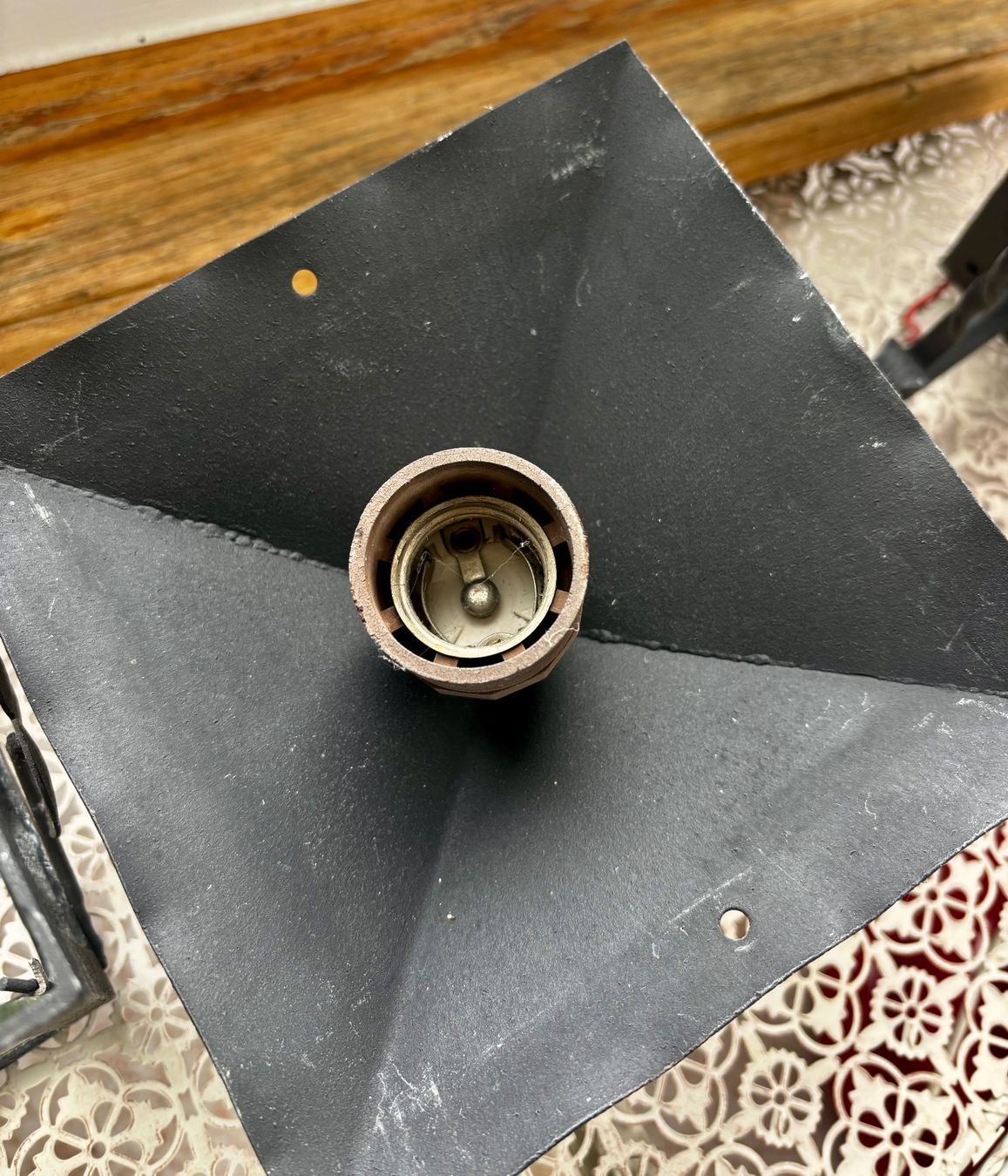 Lampen: Vintage Wandlampe Aussenbereich – Defekt aus Zürich von Letzi-Kiosk 4