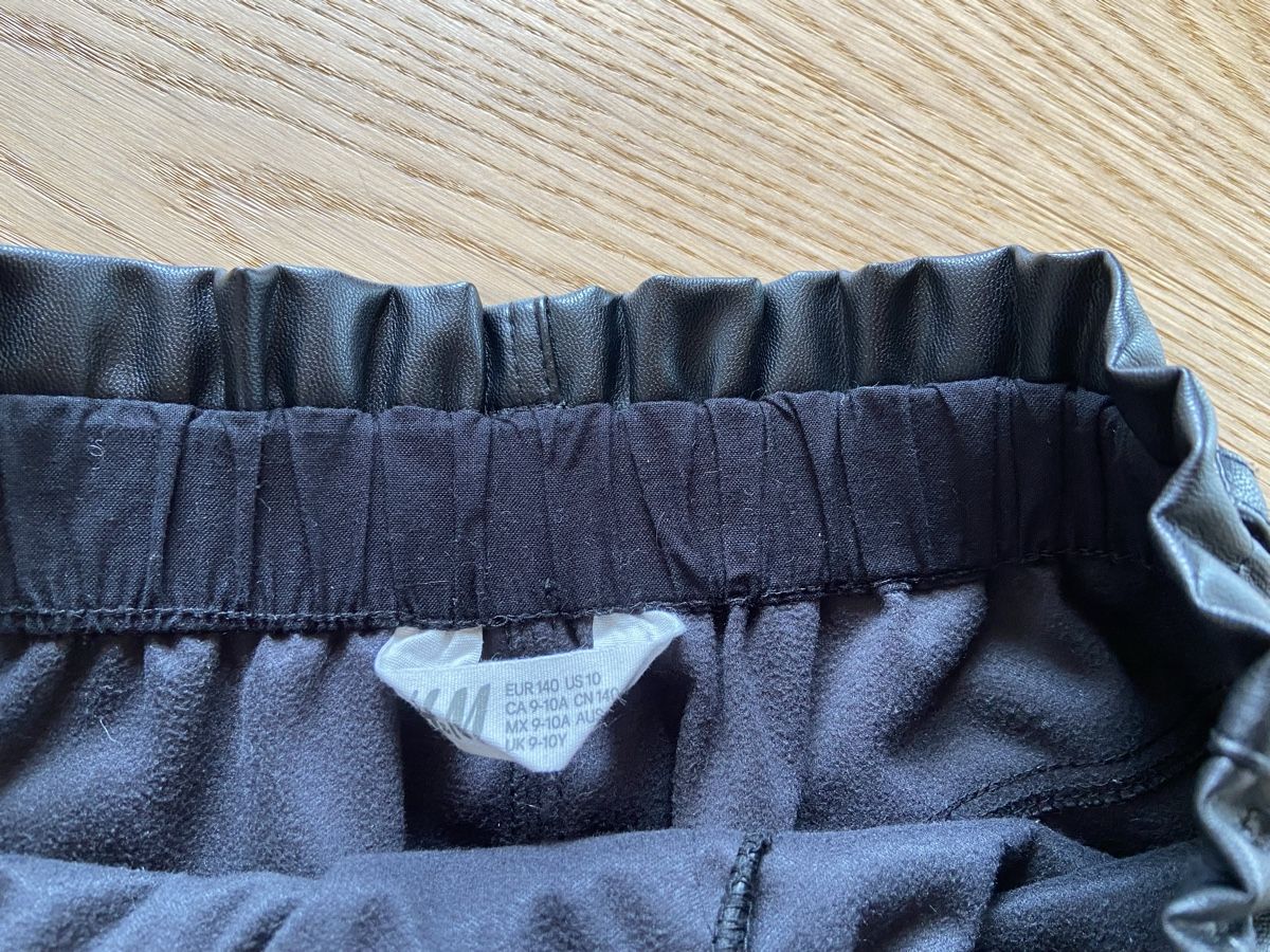 H&M Vestiti & Gonne: Rock Gr. 140 – Usato da Lützelflüh-Goldb venduto da N.H. 2