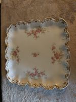 Antike, Limoges, Porzellan-Servierplatte mit Rosenmuster.