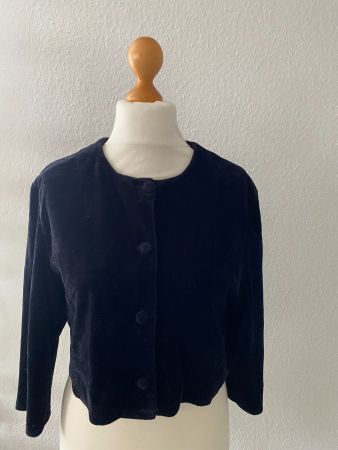 schwarzer Bolero aus Samt mit Knöpfen, in Gr. M (38/40)