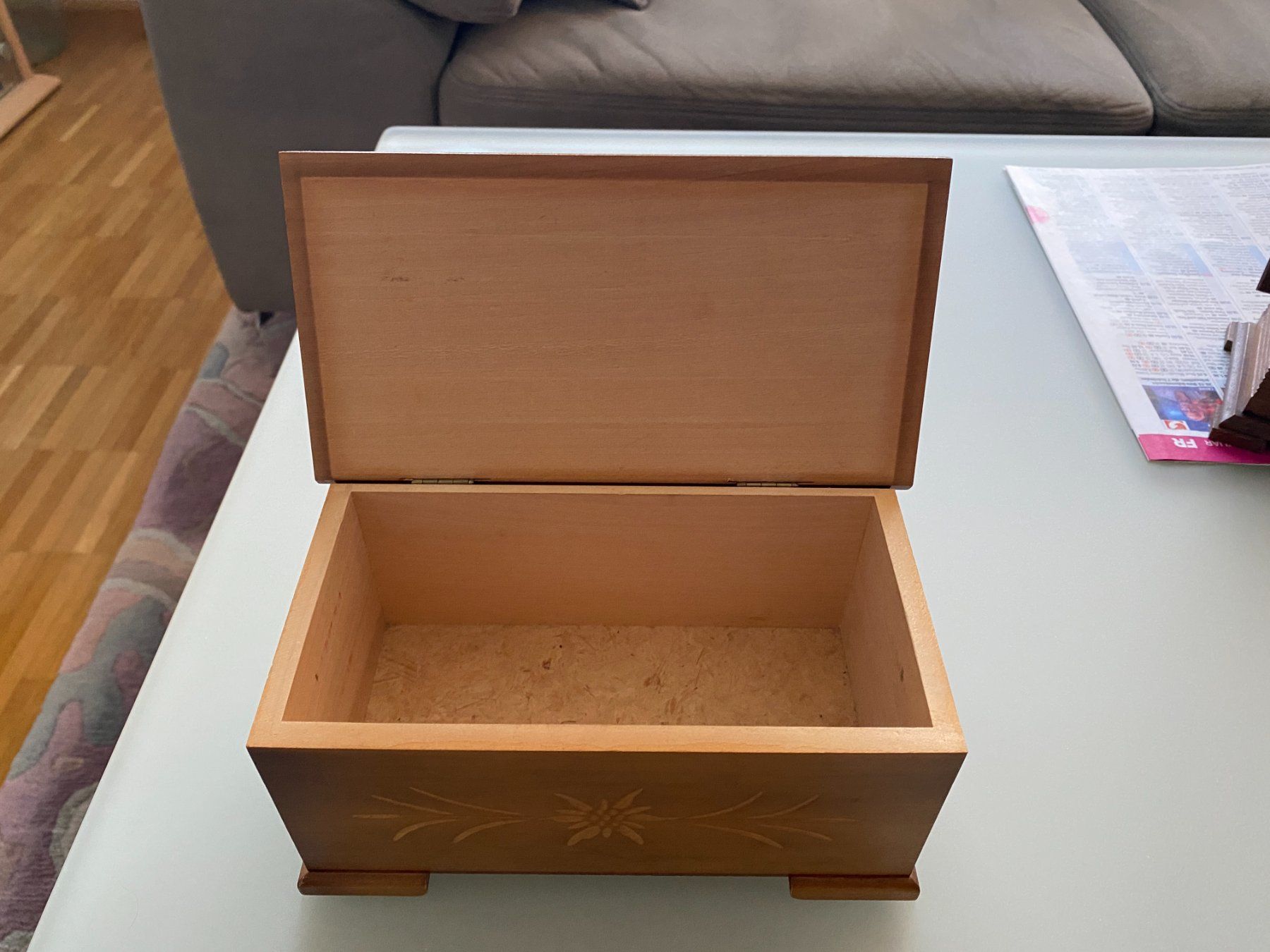 Tutte le decorazioni: Holzkistli mit Edelweiss – Usato da Allschwil venduto da Dangermouse07 1