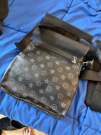 Schicke schwarze Umhängetasche, neuwertig, Top Zustand!