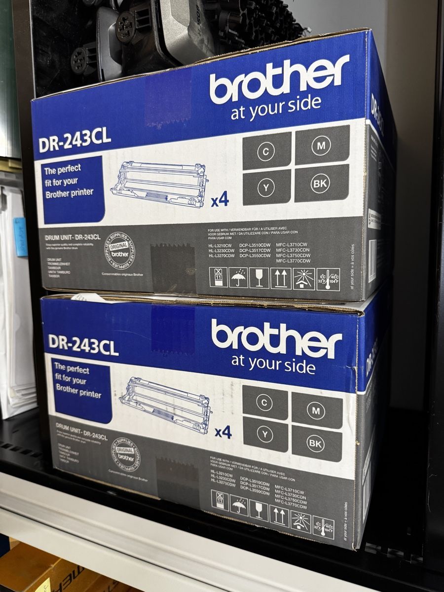 Brother Cartucce per stampanti & toner: Brother DR-243CL DRUM UNIT – Nuovo e nell'imballaggio originale da Zürich venduto da Buenzli_Batteries