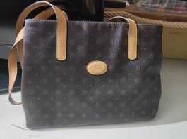 Elegante borsa Zanotti, perfetta per ogni occasione!
