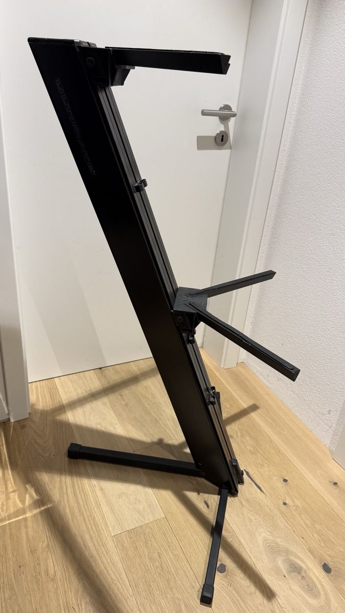 Strumenti musicali: Keyboardständer Apex Ultimate 1. Version – Usato da Gerzensee venduto da Alpenmassiv
