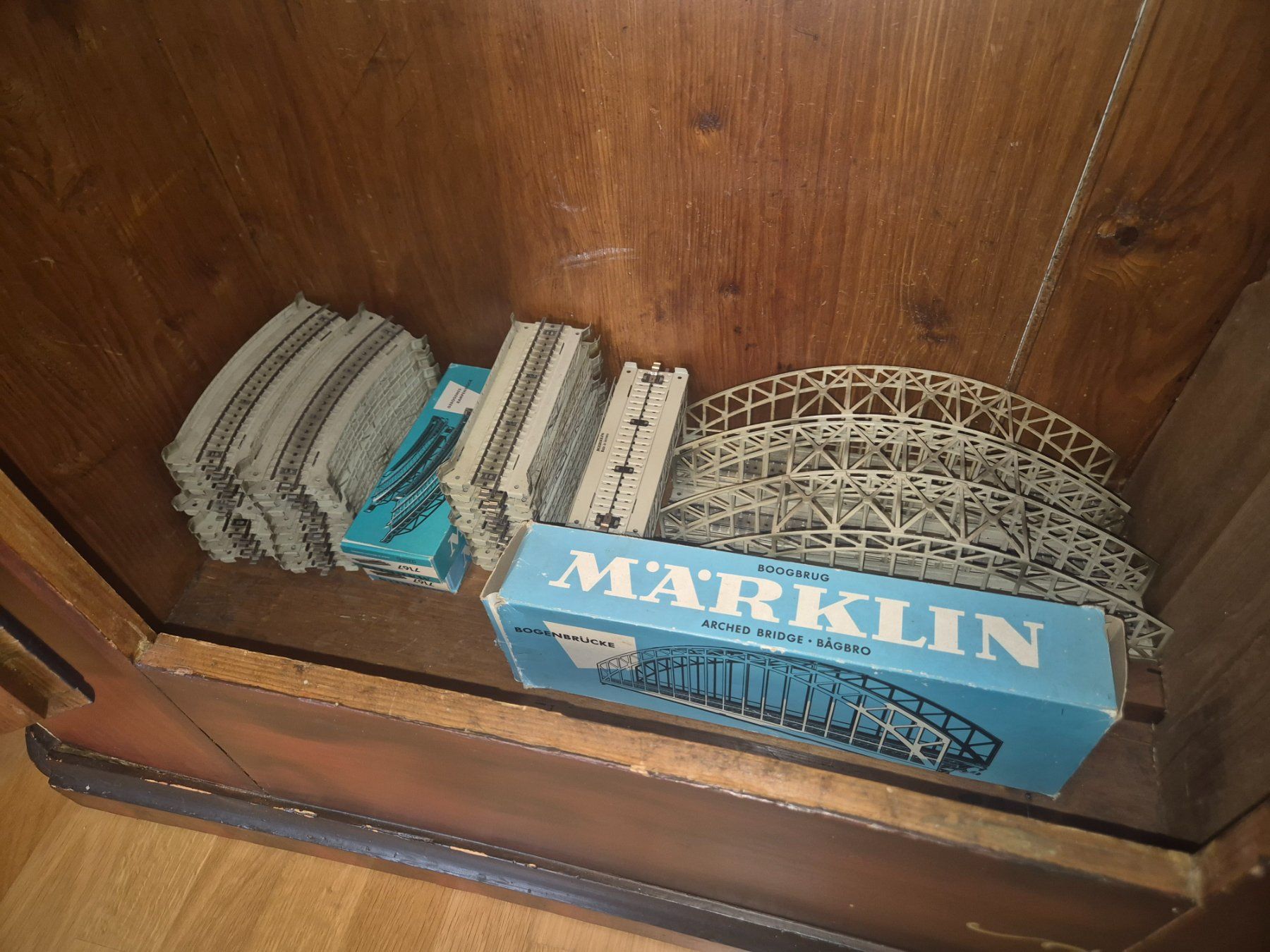 Märklin Modellini di ferrovie: Märklin M-Gleis H0 – Usato da Signau venduto da Revo3.3 5