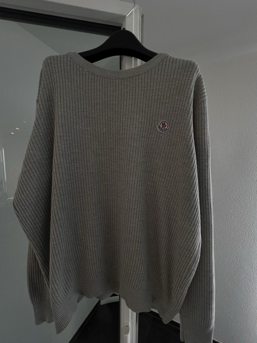 Moncler Maglioni & Felpe: Moncler Pullover grau Grösse M – Usato da Winterthur venduto da ChicMarkt