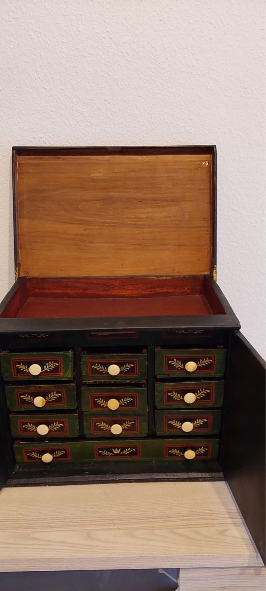 Cassapanche: Antike Schmuck Kiste mit Schubladen – Usato da Felben-Wellhausen venduto da Formel1urs1970