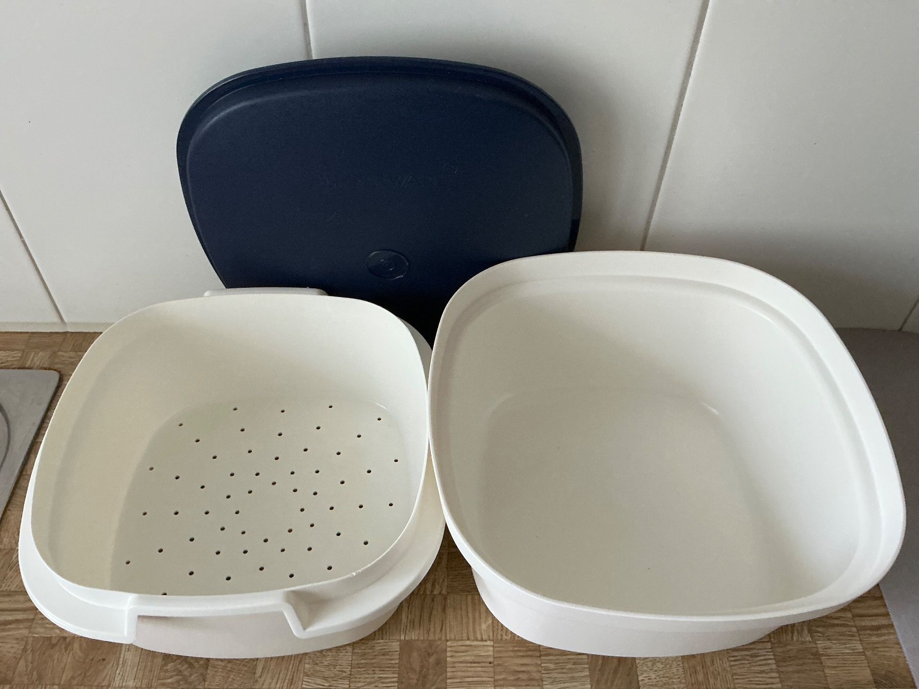 Tupperware Contenitori & Simili: Tupperware Multi-Server – Usato da Birmensdorf ZH venduto da Hilhan 1