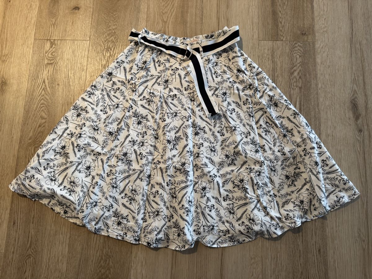 Esprit Gonne: Esprit Rock 36 - wie neu – Nuovo (secondo la descrizione) da Kloten venduto da now20160