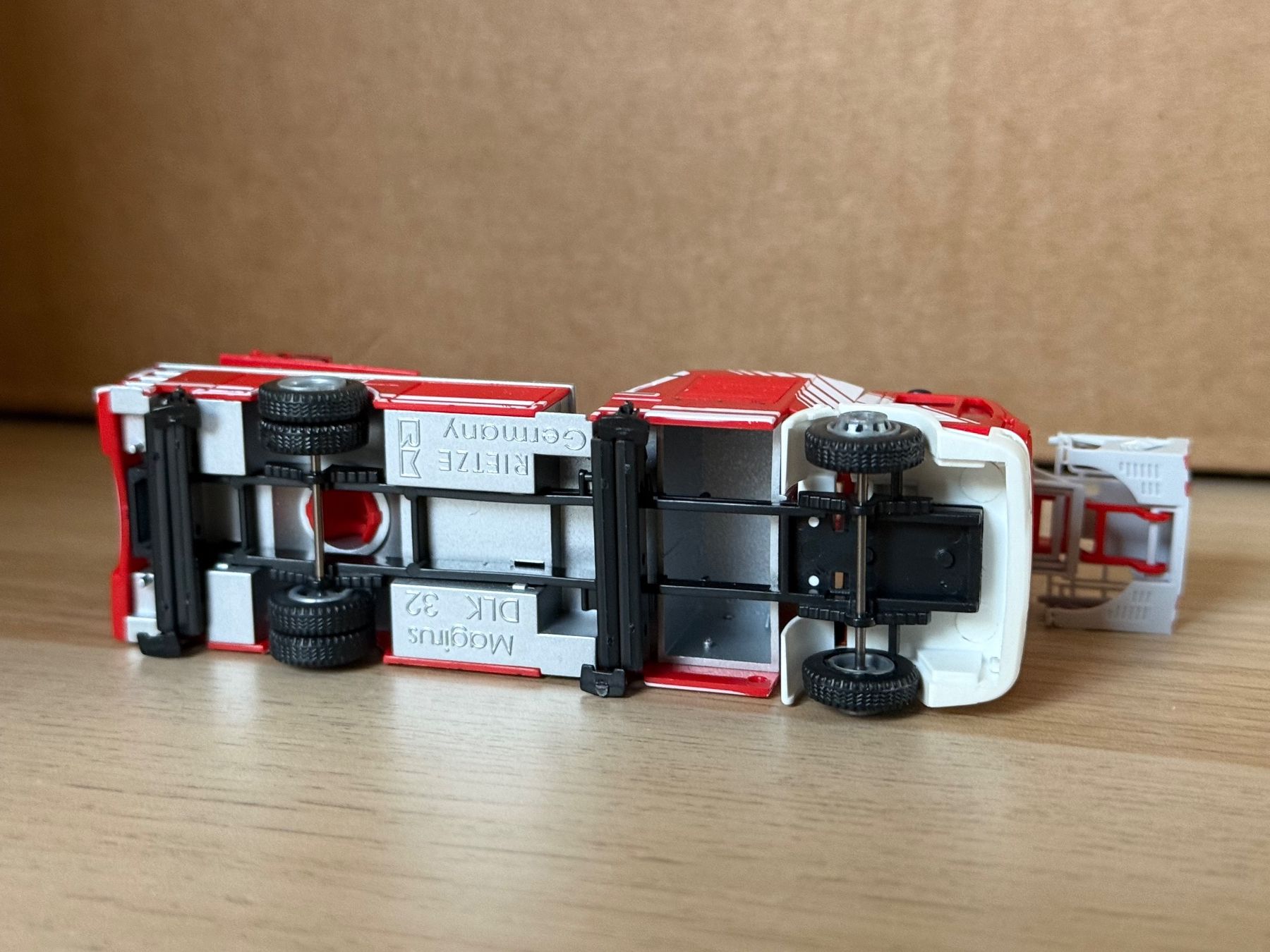 Herpa Kit di modellismo & Modellini statici: Lot 4 modèles réduits pompier 1/87 – Difettoso da Morrens VD venduto da YannD02 4
