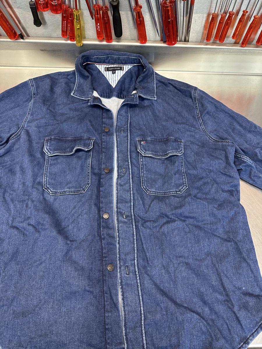 Tommy Hilfiger Camicie: Tommy Hilfiger Jeanshemd blau – Usato da Schwende venduto da weesli 1