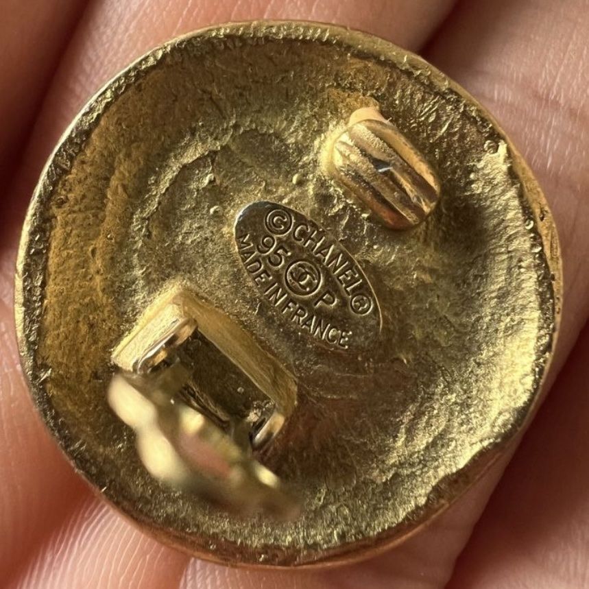 Orecchini pendenti & Orecchini a lobo: Vintage Chanel single earring, gold plated – Usato da Bern venduto da aya_x22g 3