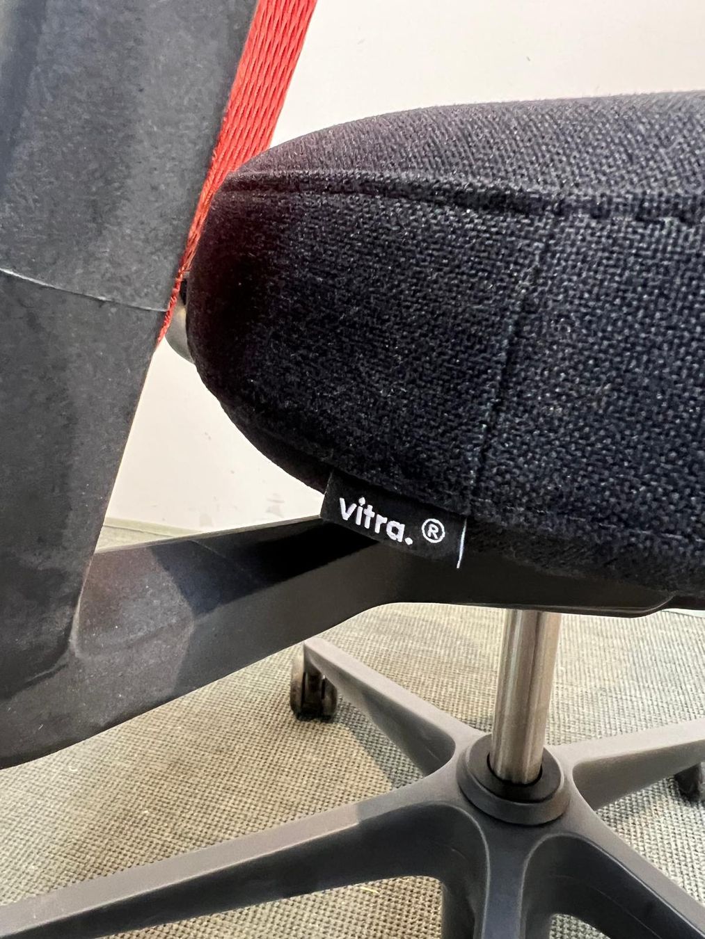 Vitra Stühle: Bürostühle der Marke VITRA – Neu (gemäss Beschreibung) aus Wangen an der Aare von THJEJA 4
