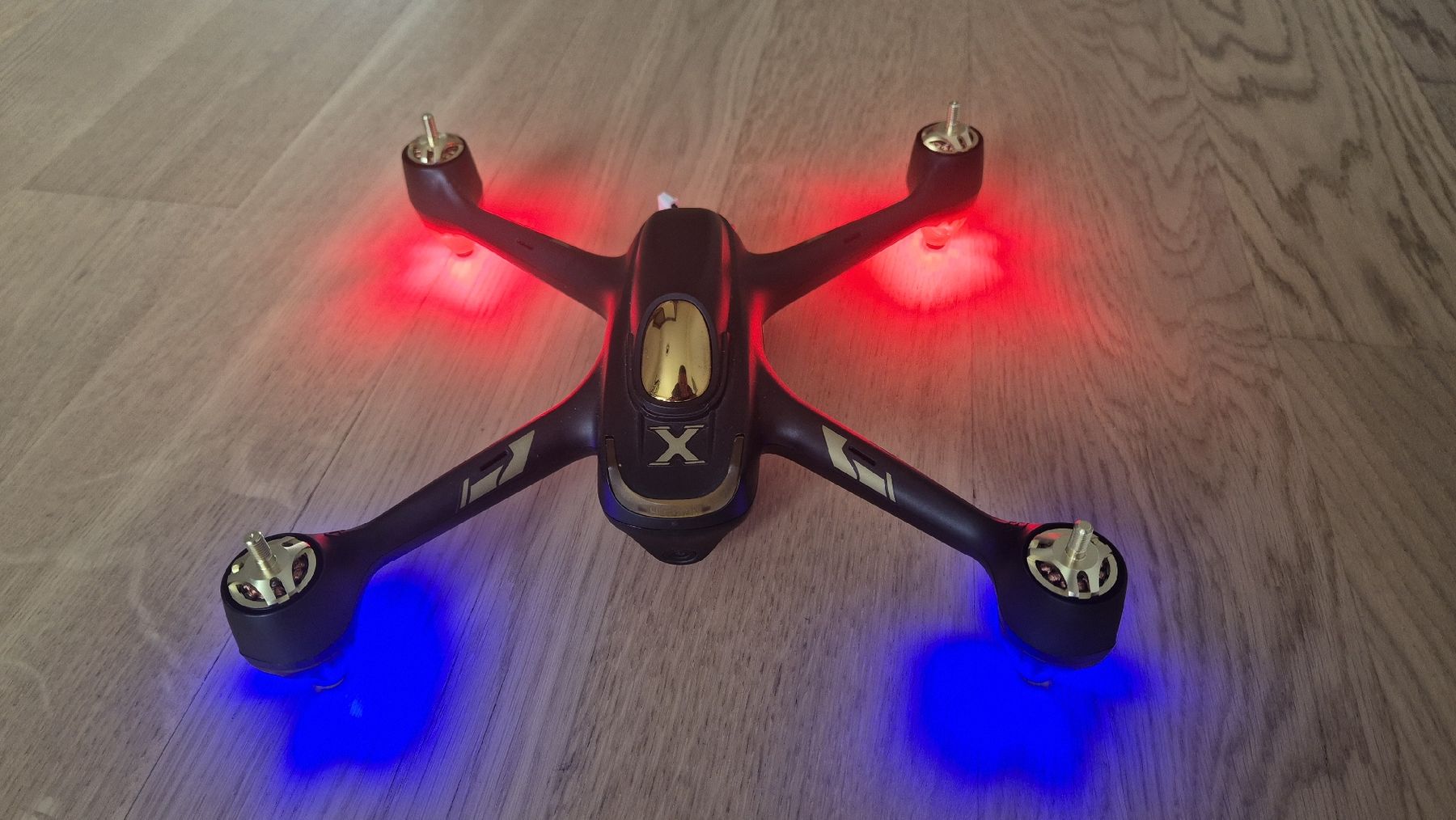 Hubsan Modellismo RC: Drohne – Usato da Neftenbach venduto da Matterberg