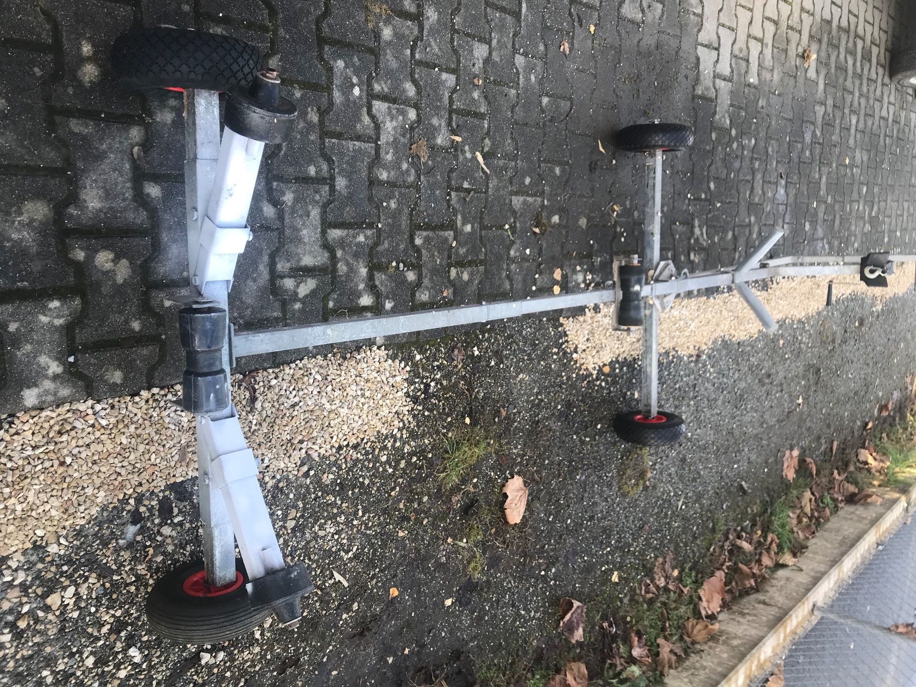 Rimorchi: Hafentrailer zu Festrumpfboot – Usato da Villeneuve VD venduto da Createur