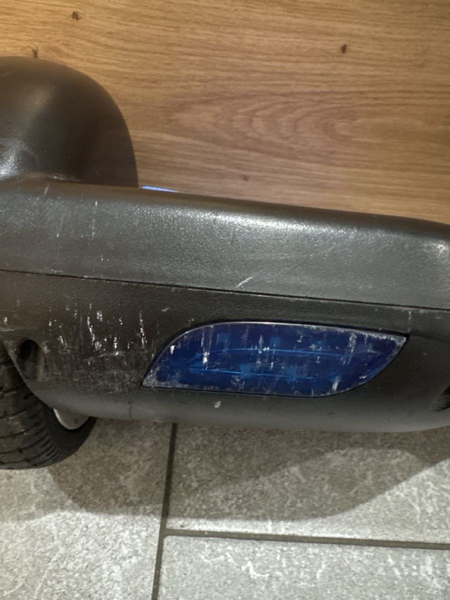 Hoverboard: Hoverboard schwarz blau mit Gebrauchsspuren gebraucht – Usato da Teufenthal AG venduto da emi_n7nm 1