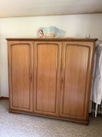 Kleiderschrank Kiefer massiv 3 Türig guter Zustand