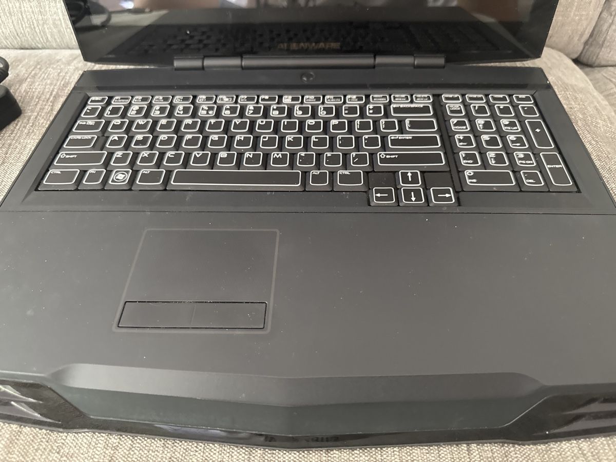 Alienware Notebooks: Alienware M17x R2 Gaming Laptop – Gebraucht aus Adliswil von Busys 8