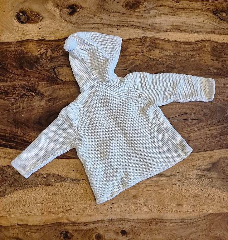 Giacche & Cappotti: weisse Strickjacke Grösse 74 – Usato da Bremgarten AG venduto da Noii