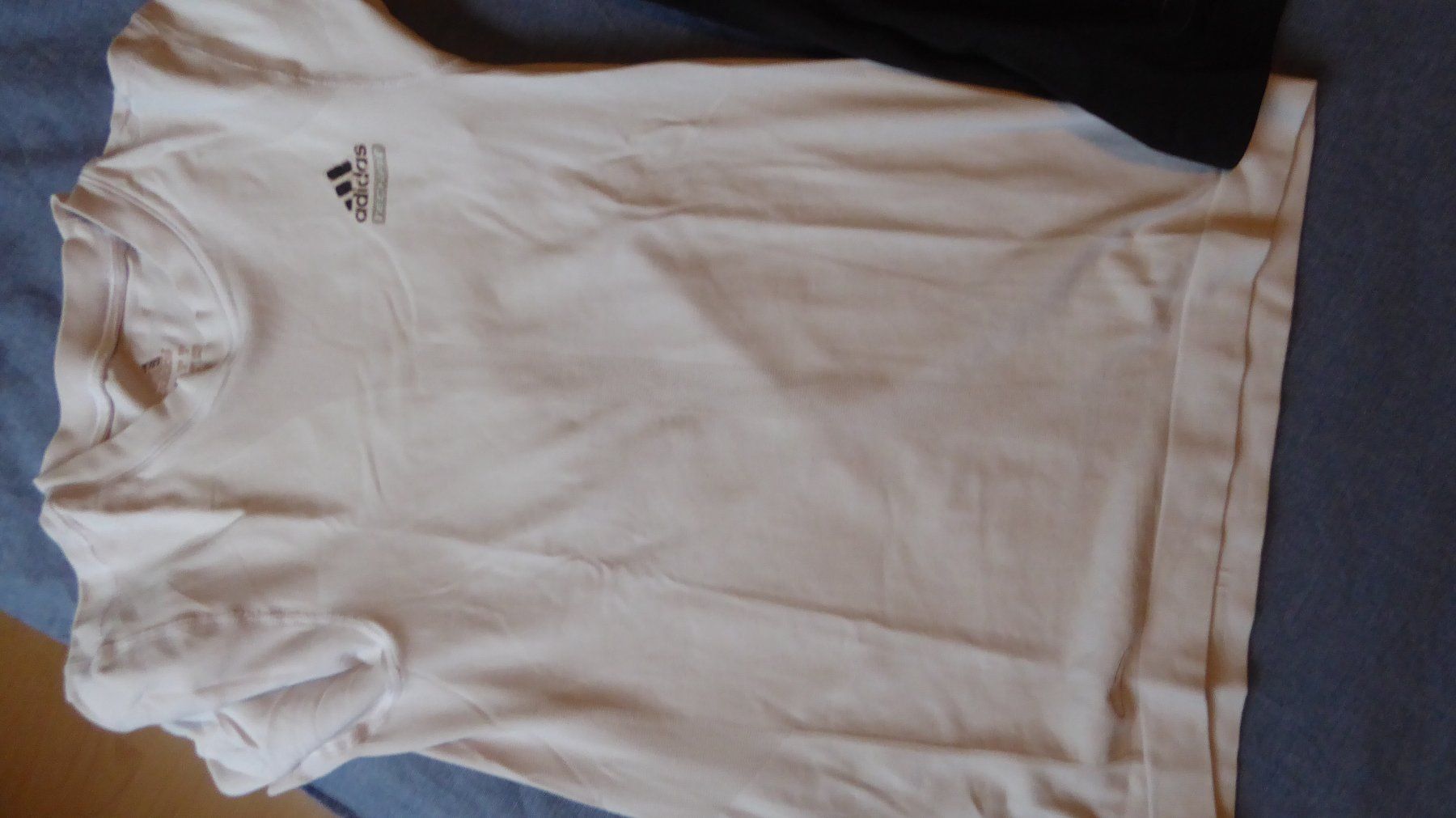 Kleiderpakete: 3 addidas Sport Tshirt Gr M – Gebraucht aus Sargans von Benziner 3