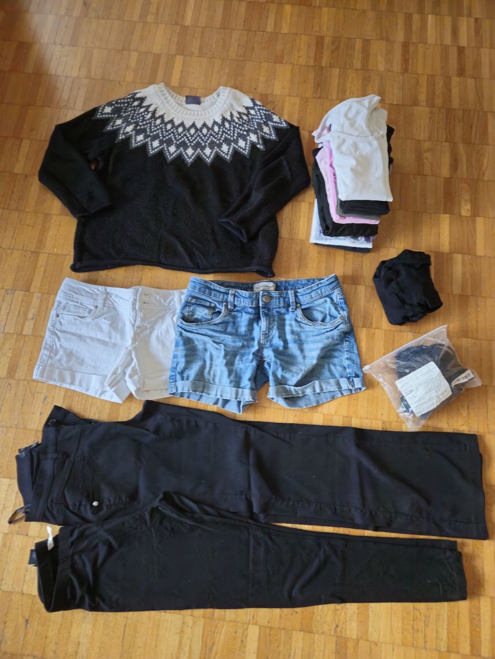 Lotti di vestiti: Kleiderpaket Grösse M – Usato da Aarau venduto da _Schlumpfine_