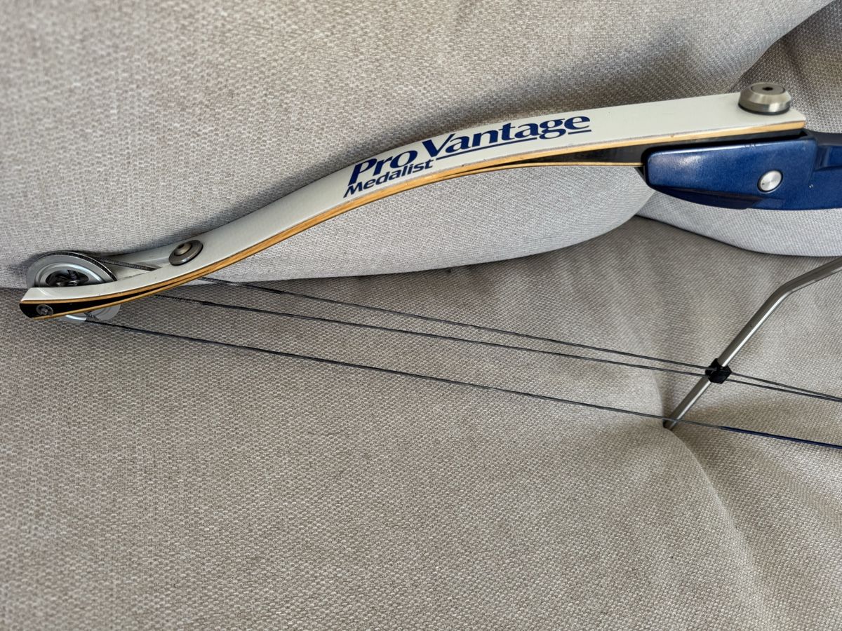 Hoyt Tiro con l'arco: Hoyt USA Vantage Pro Medalist Compound – Usato da Lostorf venduto da Drifter3 5