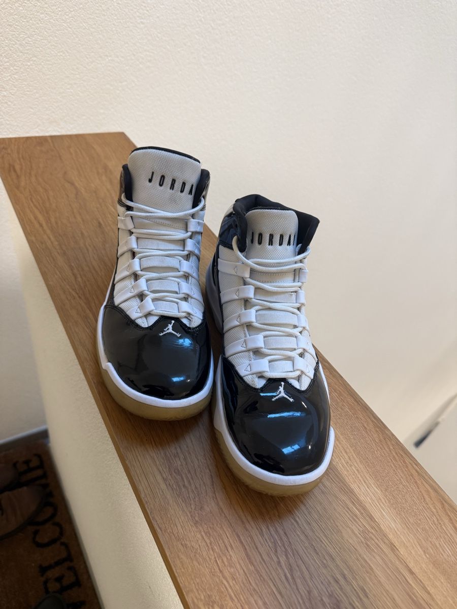 Jordan Scarpe da uomo: Air Jordan 11 Retro – Nuovo (secondo la descrizione) da Burgdorf venduto da RV04 1