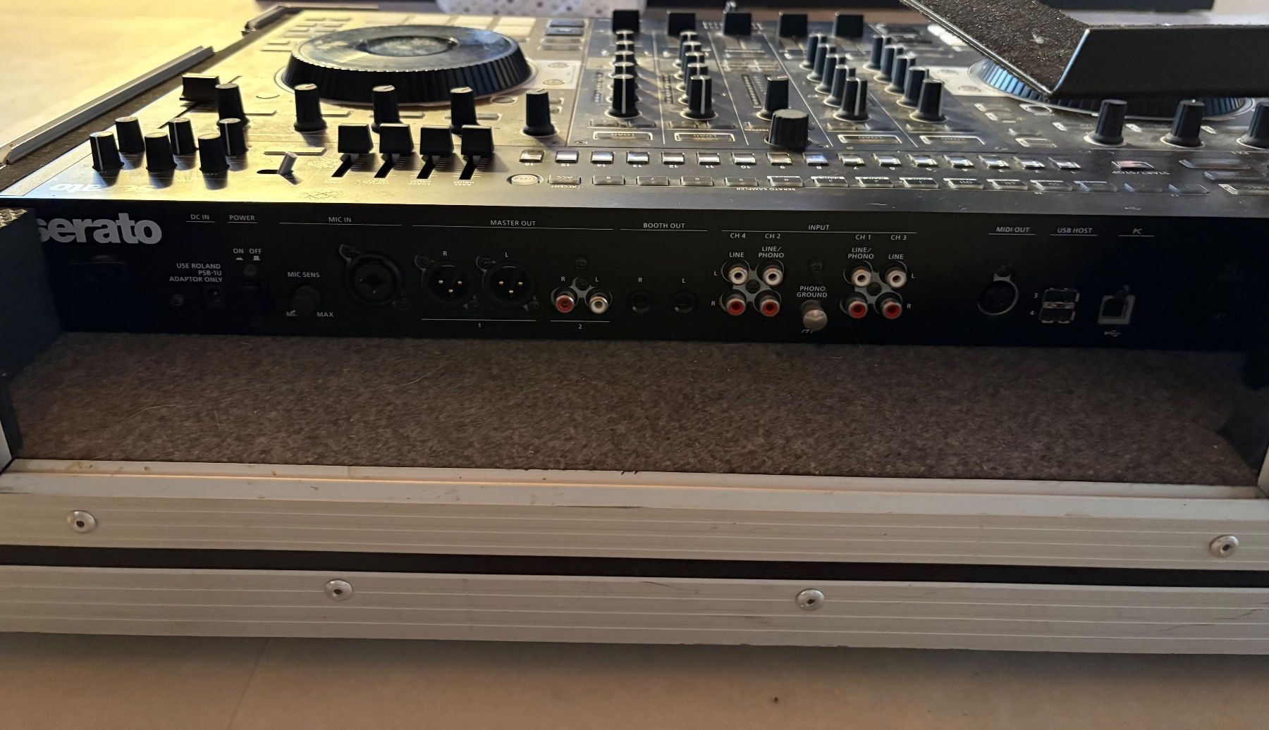 Roland Mischpulte: Roland DJ 808 with Flight/Road Case – Gebraucht aus Kriens von max_8pvj 1