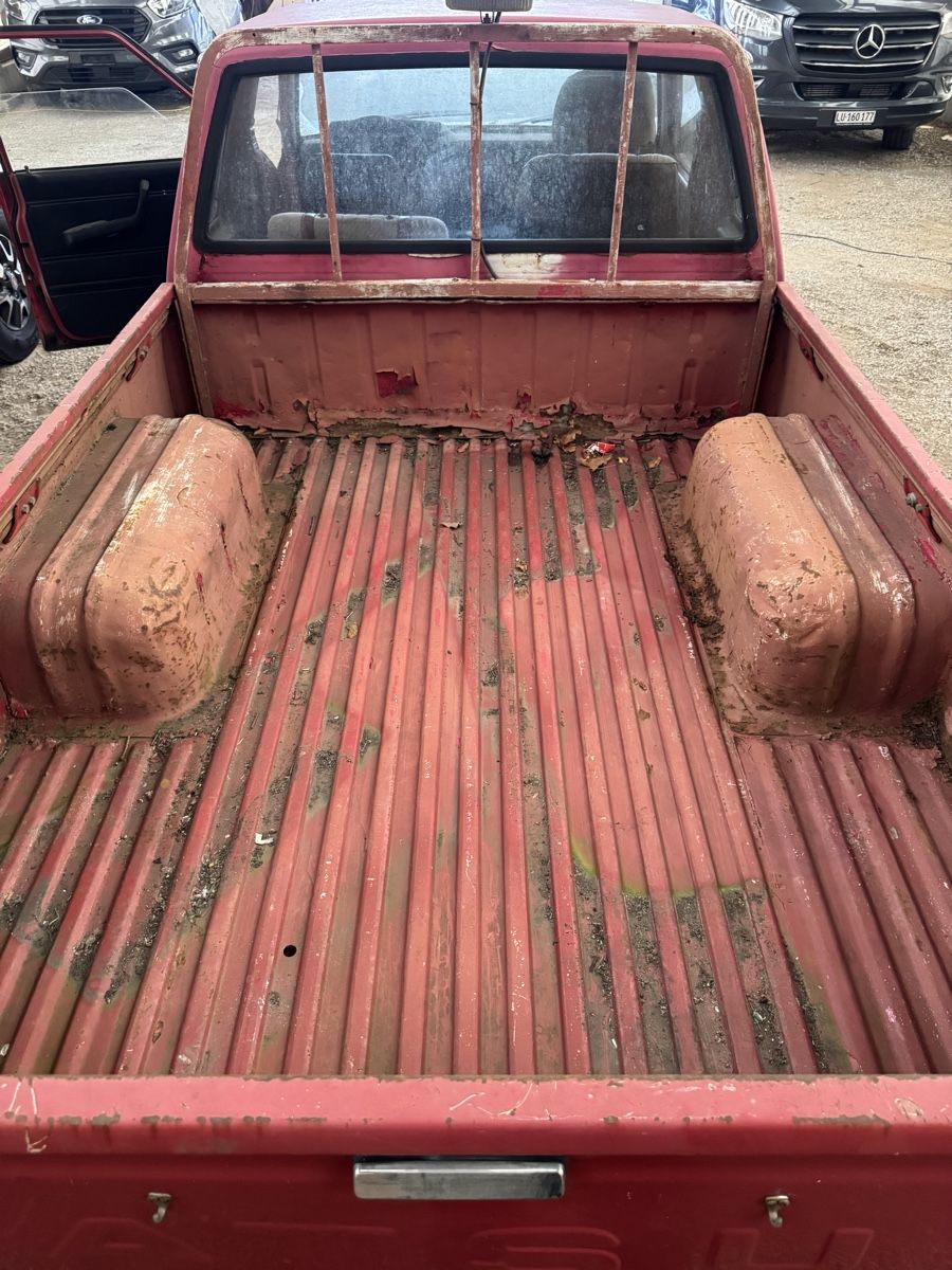 Datsun Autos: Datsun 720 Pickup – Defekt aus Widen von SaschaSuter 3