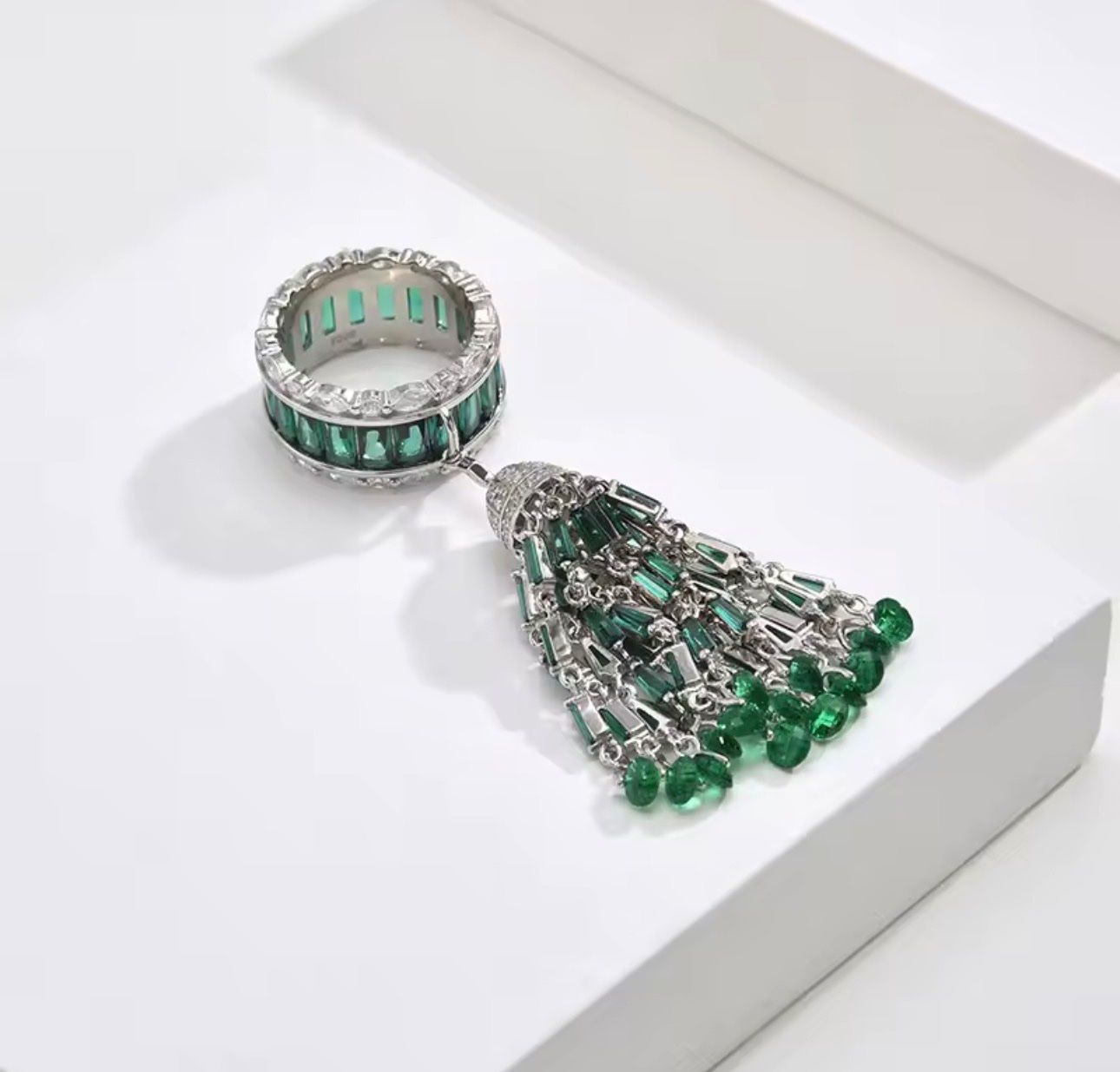 Ringe: Tassel 925 Silver Ring With  Green Zircon – Neu (gemäss Beschreibung) aus Nyon von My_wardrobe